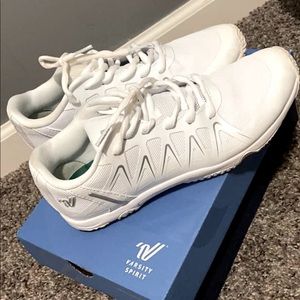 Varsity Spirt edge cheer shoes. Size 8